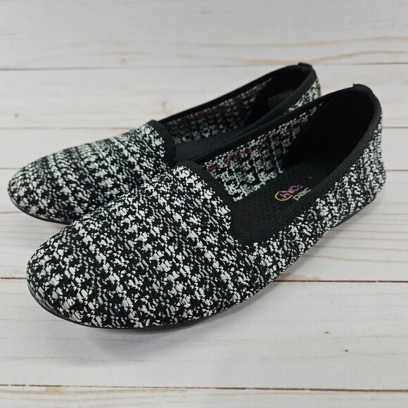 Skechers Shoes - Skechers Cleo Round Our Moment Womens 7 Flat Black White‎ Knit Stretch Fit Shoe